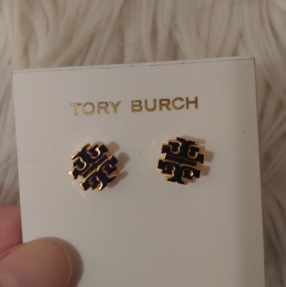 💖FIRM! NWT TORY BURCH SMALL T LOGO STUD EARRINGS WITH DUST BAG - Picture 3 of 8